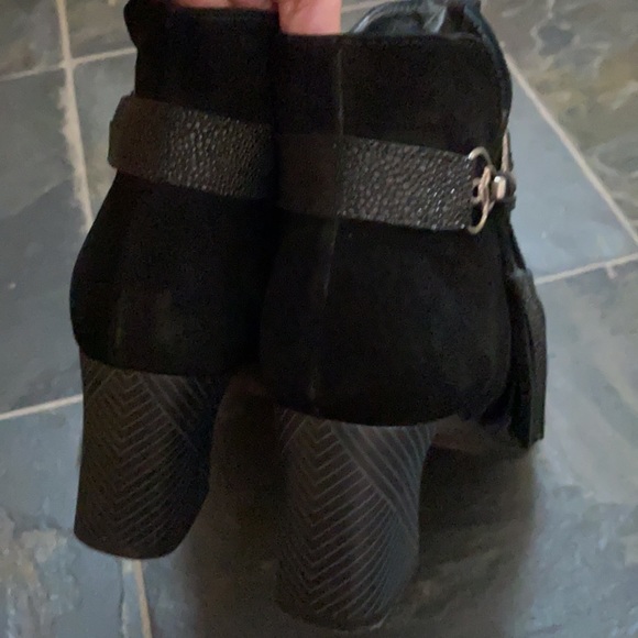 Un Tour en Ville black leather boots, like new - Picture 3 of 3